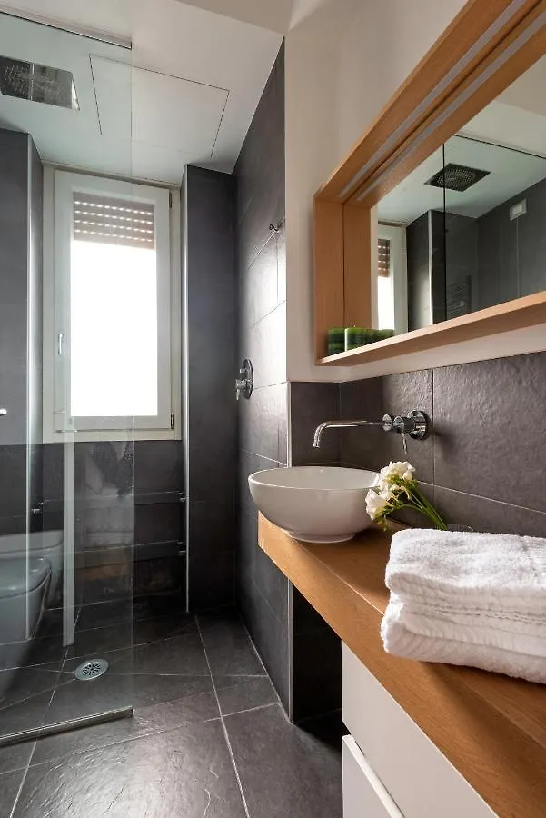 Apartament Corso Italia Deluxe Home Modern Wifi Mediolan
